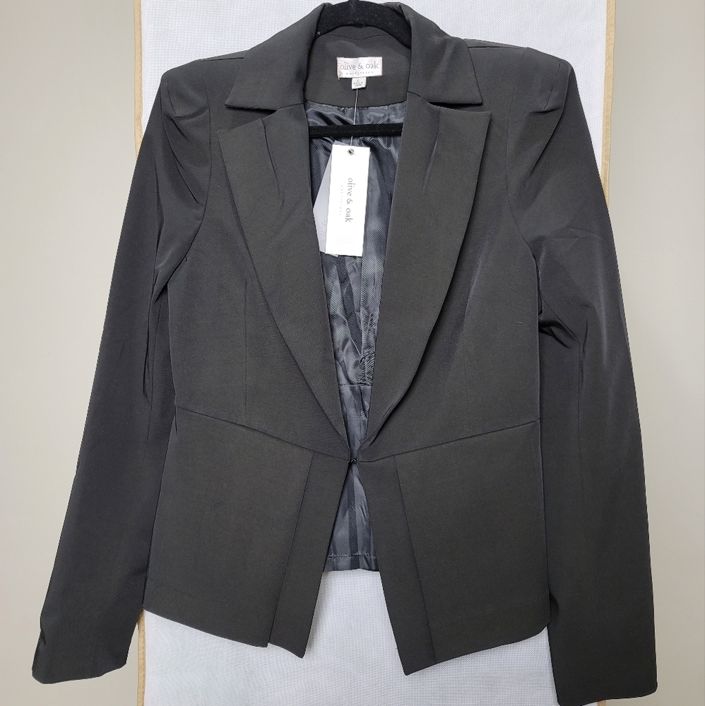 NWT Olive and Oak Black blazer L